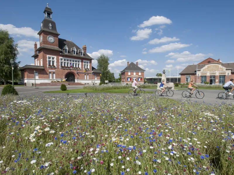 La Place Carnegie à Fargniers