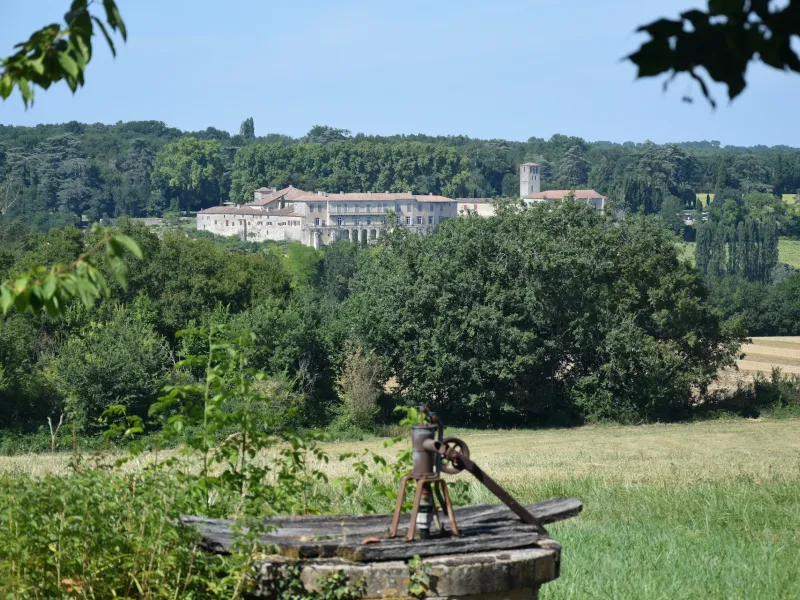 Vue du village de Poudenas
