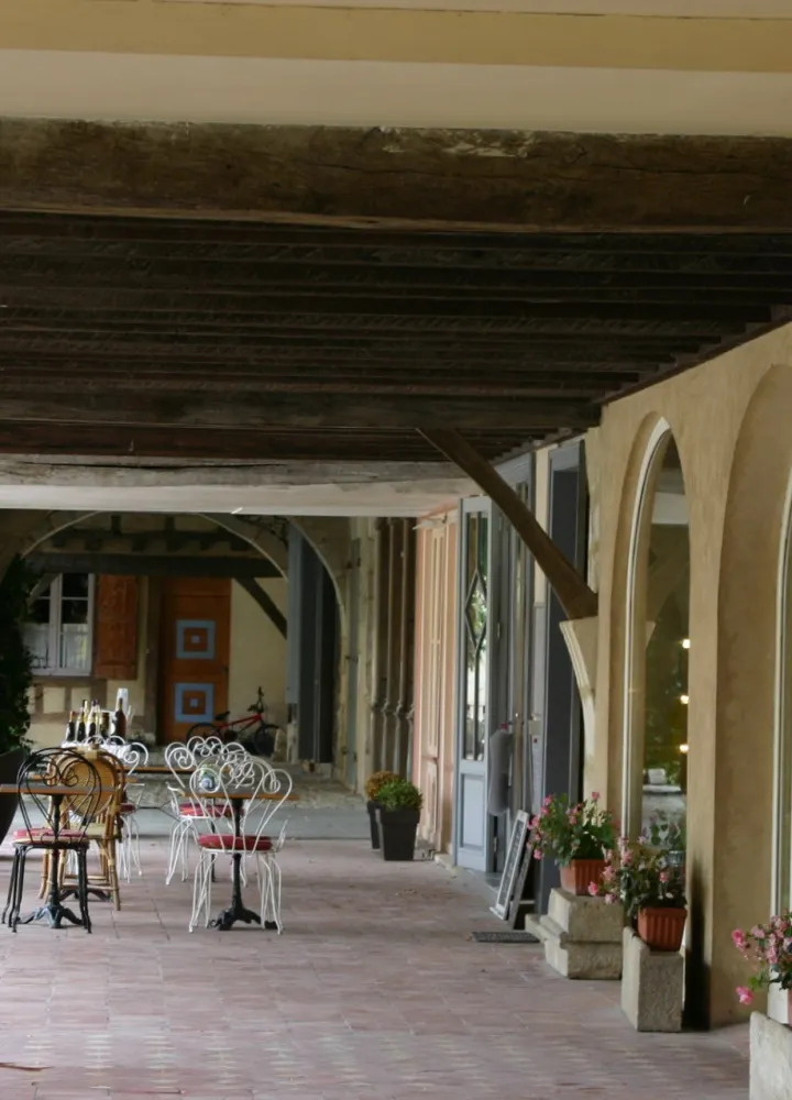 Arcades de la place royale de Labastide d'Armagnac