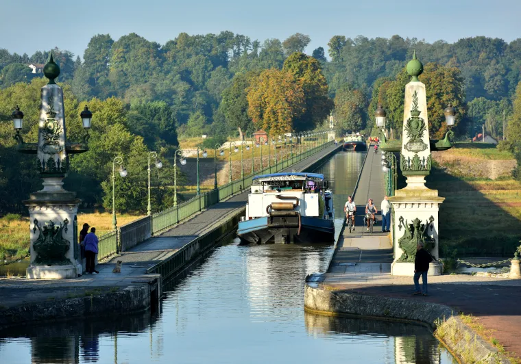 Le pont canal de Briare, le plus long de France
