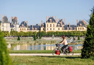 Cycliste chateau fontainebleau Scandibérique