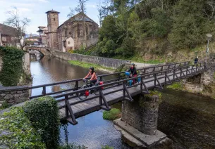 Cyclistes Scandibérique Pont St Jean Pied de Port