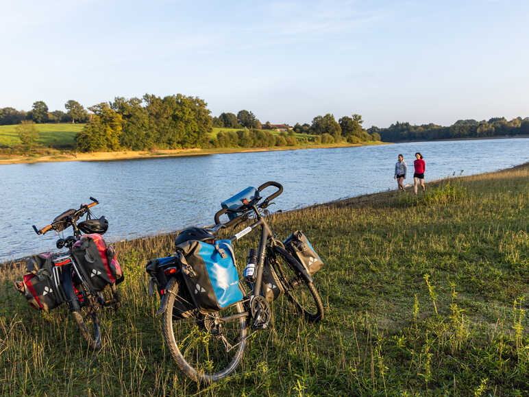 Pause vélo Marthon bord d'eau