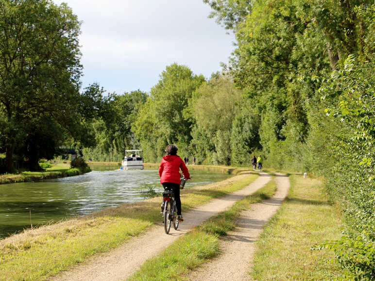 Le canal de Briare à vélo