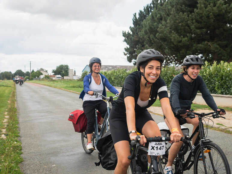 Cyclistes route Mad Jacques à Vélo Picardie