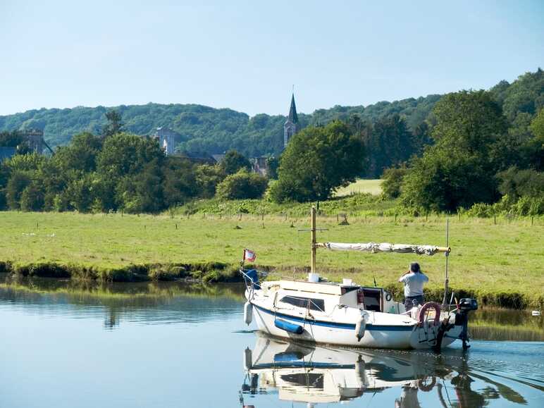 La Sambre : rivière franco-belge, affluent de la Meuse